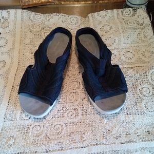 Ladies navy blue Easy Spirit sandals 11w